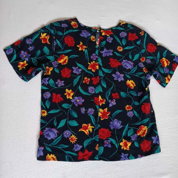 Sag Harbor Petite Sm Floral Blouse With Shoulder Pads - Picture 5 of 7